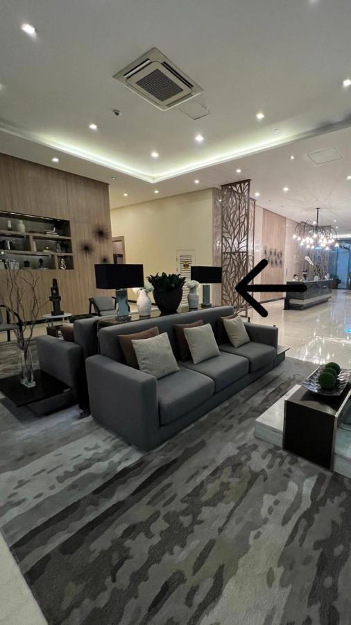 La Palazzo - Across Uptown Mall & Grand Hyatt Bgc Тагуиг Екстериор снимка