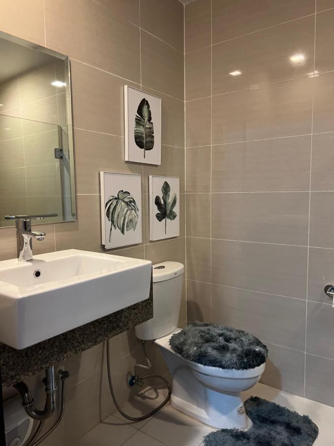 La Palazzo - Across Uptown Mall & Grand Hyatt Bgc Тагуиг Екстериор снимка